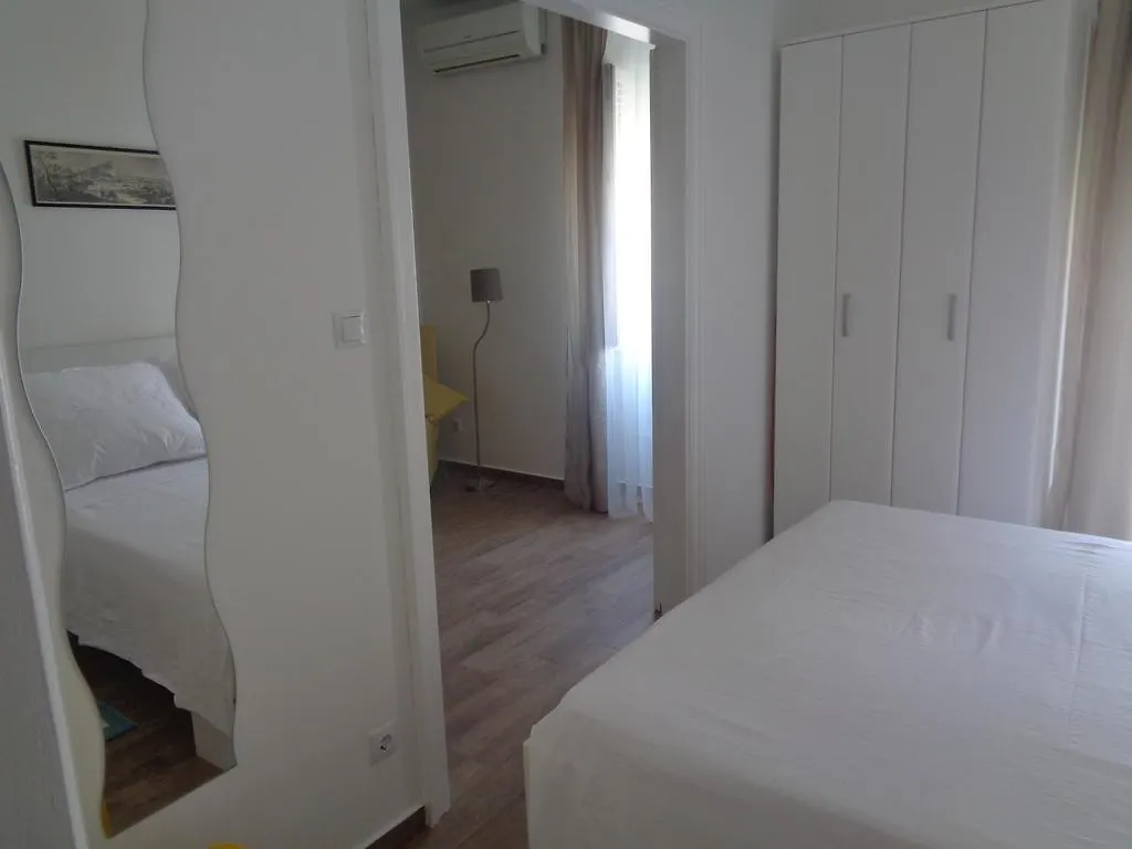 Apartment Ema Lu Split