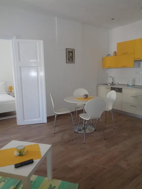 Apartment Ema Lu Split